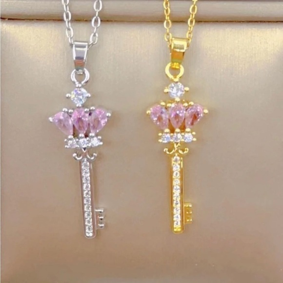 18K Gold  Key Pendant Necklace Simulated Diamond & Rose Quartz Inlay - Picture 5 of 6